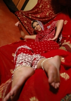 barefoot Muslim slutwife