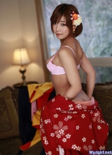 Japanese Women 7130125