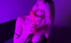 Busty Blonde Vik1One's Passionate Solo Cam Show